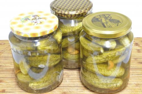 Jak uvařit okurky sterilované ve sladkokyselém nálevu? Střední recept, připravený za 45 - 60 minut